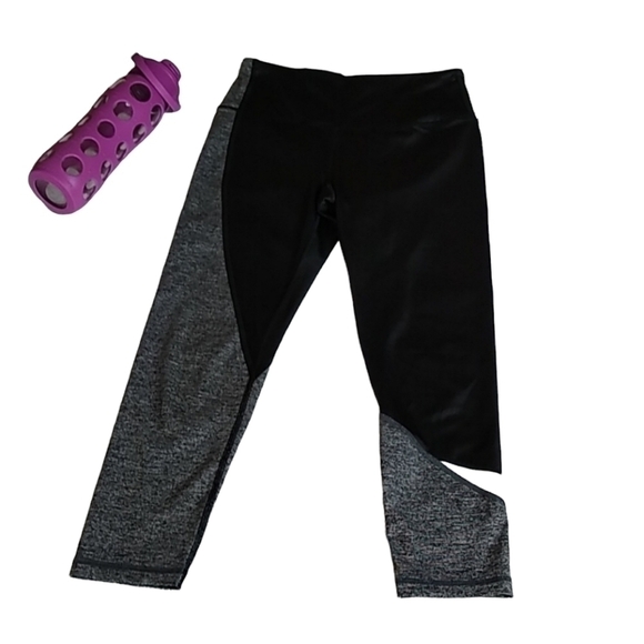 Victoria's Secret SZ XS VSX Sport Knockout Capri Athletic Legging Black Grey - Picture 1 of 6